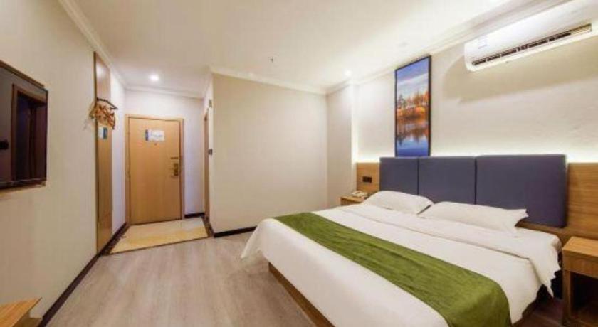 Greentree Minhang Zhuanqiao Subway Station East Zhuanxing Road Shell 3* Shanghai