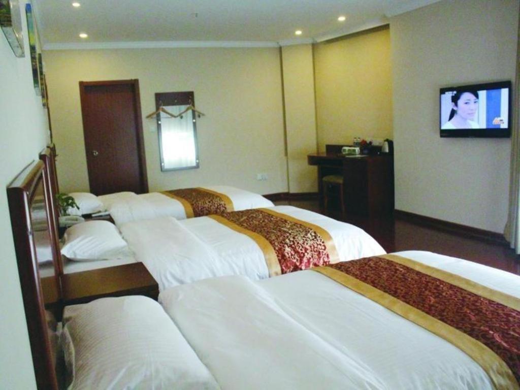 Greentree Minhang Zhuanqiao Subway Station East Zhuanxing Road Shell 3* Shanghai