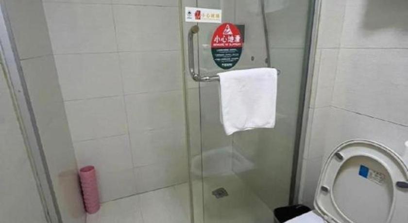 Greentree Minhang Zhuanqiao Subway Station East Zhuanxing Road Shell Hotel