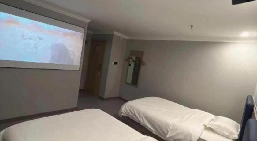 Greentree Minhang Zhuanqiao Subway Station East Zhuanxing Road Shell 3*