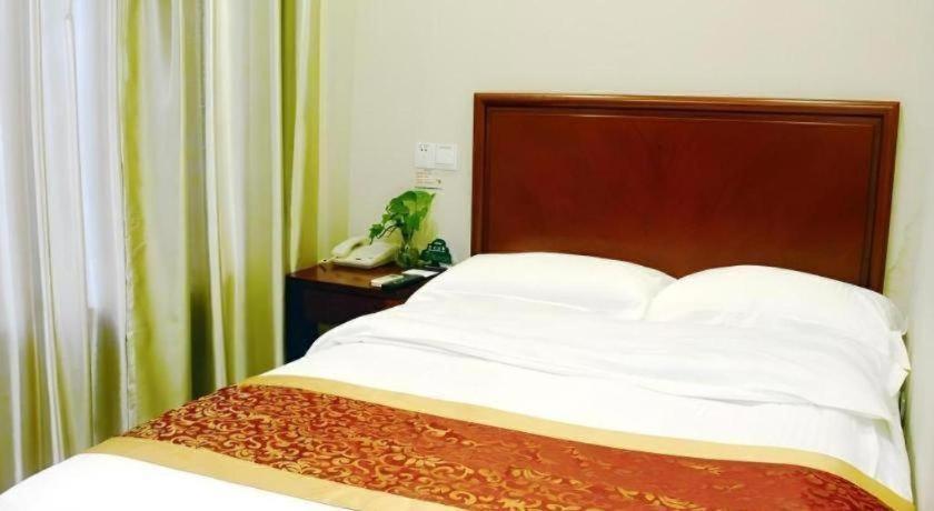 Greentree Minhang Zhuanqiao Subway Station East Zhuanxing Road Shell 3* Shanghai