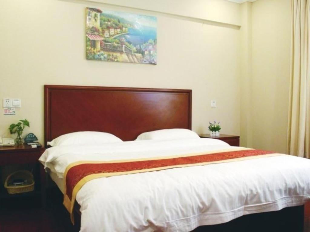 Greentree Minhang Zhuanqiao Subway Station East Zhuanxing Road Shell Hotel 3*
