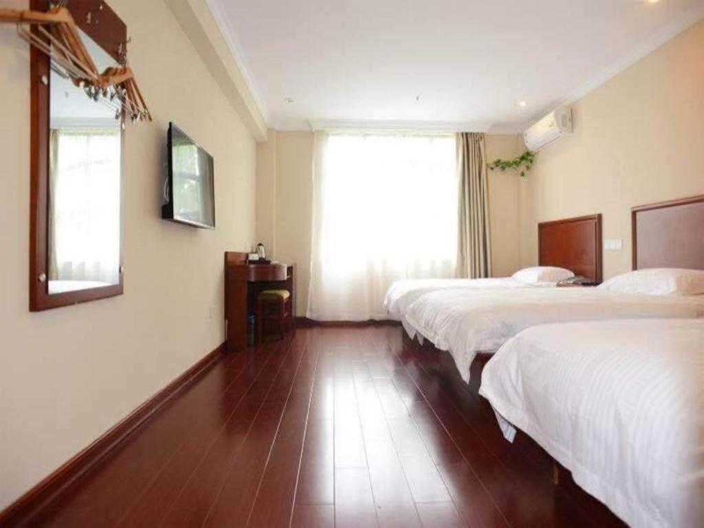 Greentree Minhang Zhuanqiao Subway Station East Zhuanxing Road Shell Hotel