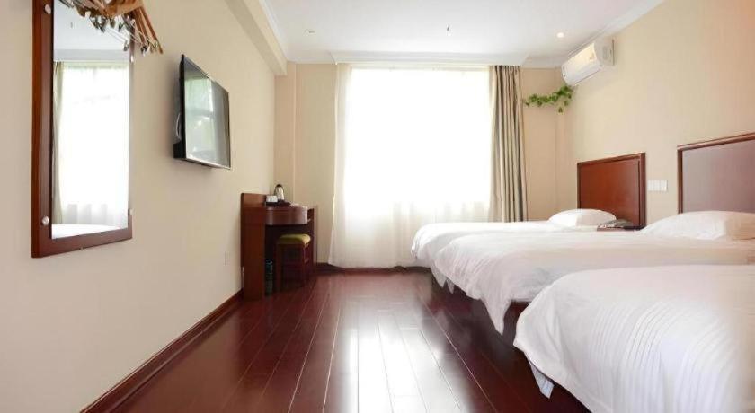 Greentree Minhang Zhuanqiao Subway Station East Zhuanxing Road Shell Hotel