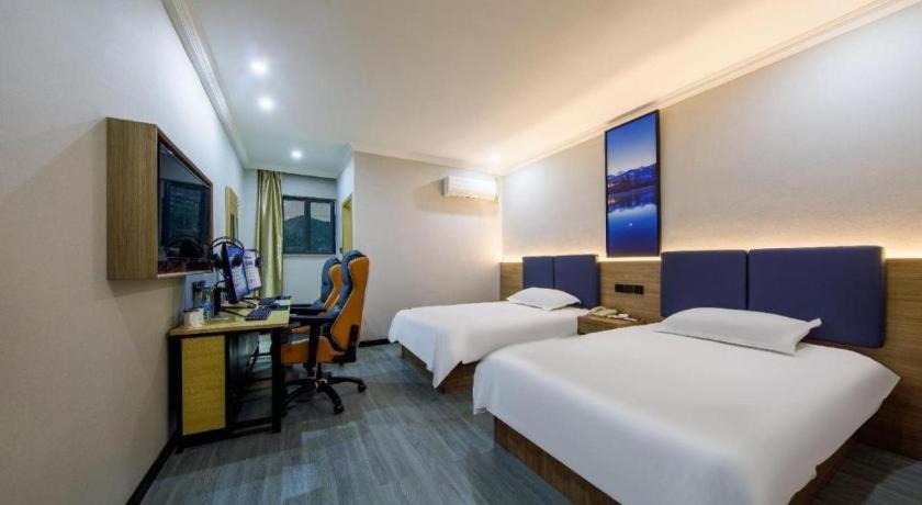 Greentree Minhang Zhuanqiao Subway Station East Zhuanxing Road Shell 3*